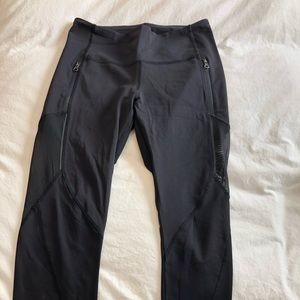 Lululemon black cropped leggings